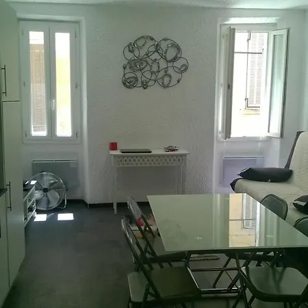 Le Grand Madier Apartment *